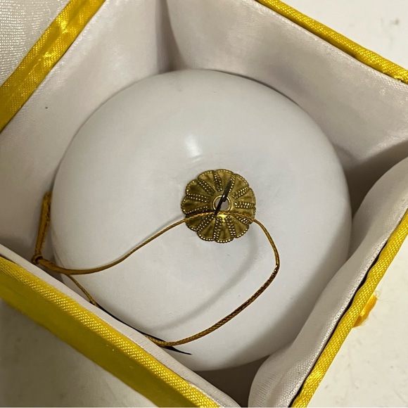 Benjamin Chee Chee Proud Male Glass Christmas Ornament - Picture 7 of 11